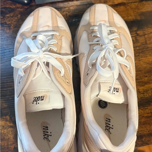 Nike Women's Beige and White Sneakers - Picture 3 of 5